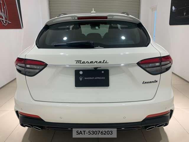 Maserati LEVANTE 2022-05 7392740-8