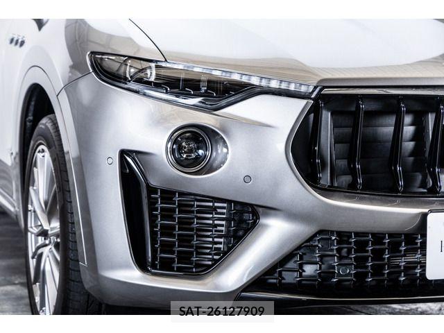 Maserati LEVANTE 2021-07 7617827-9