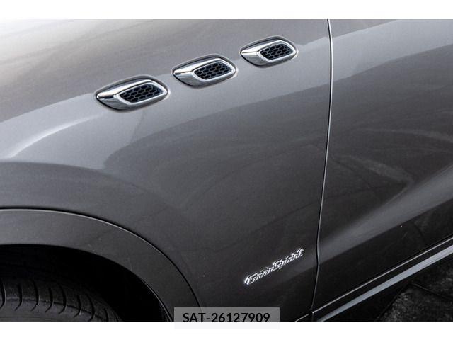 Maserati LEVANTE 2021-07 7617827-17