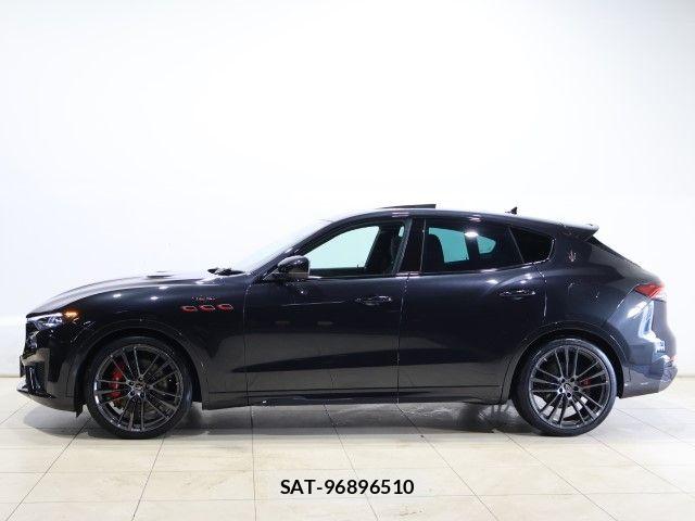 Maserati LEVANTE 2024-11 7725297-9