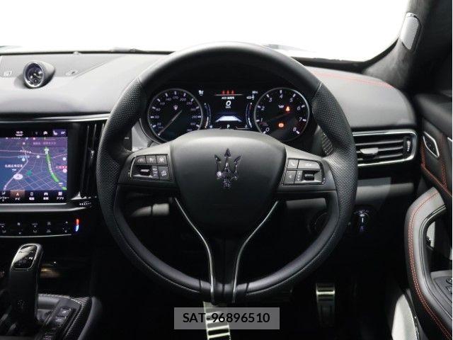 Maserati LEVANTE 2024-11 7725297-21