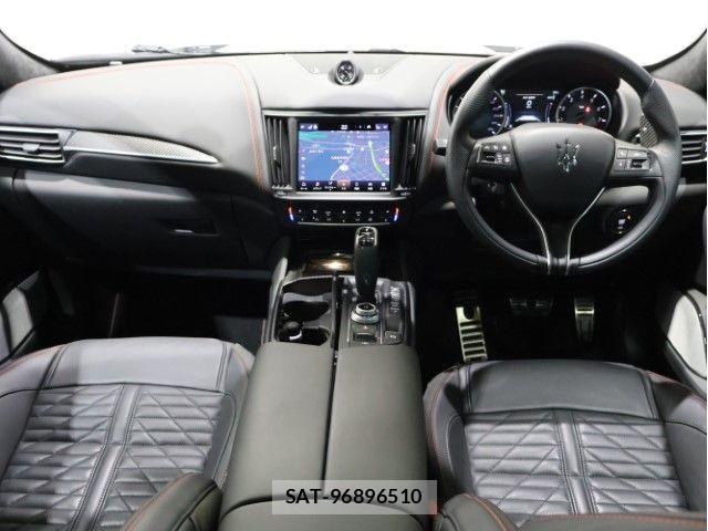 Maserati LEVANTE 2024-11 7725297-2