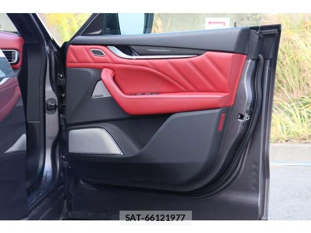 Maserati LEVANTE 2021-01 7725298-10
