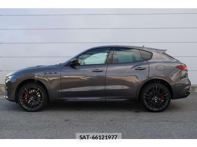 Maserati LEVANTE 2021-01 7725298-17
