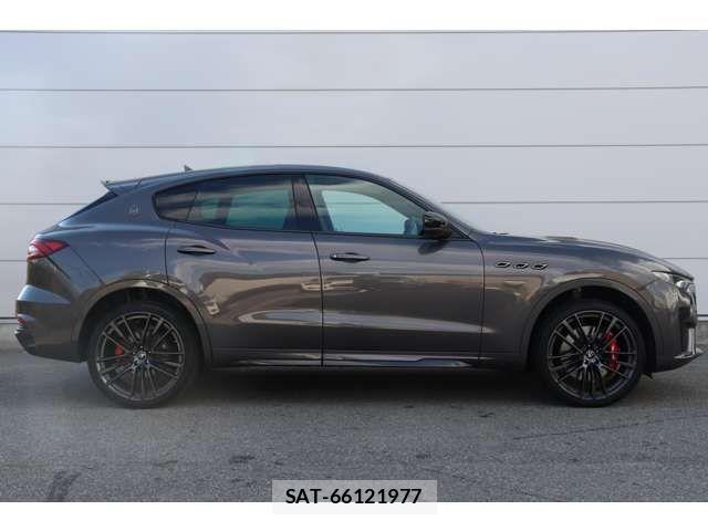 Maserati LEVANTE 2021-01 7725298-18