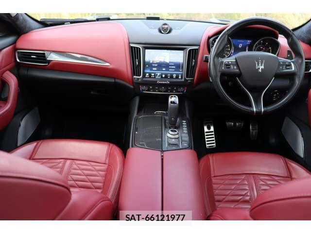 Maserati LEVANTE 2021-01 7725298-3