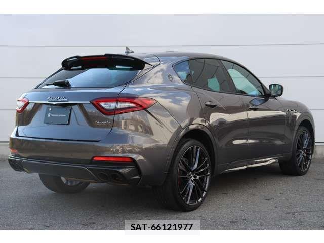 Maserati LEVANTE 2021-01 7725298-4