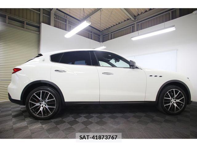 Maserati LEVANTE 2016-12 7877520-9