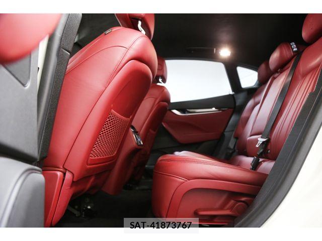 Maserati LEVANTE 2016-12 7877520-14