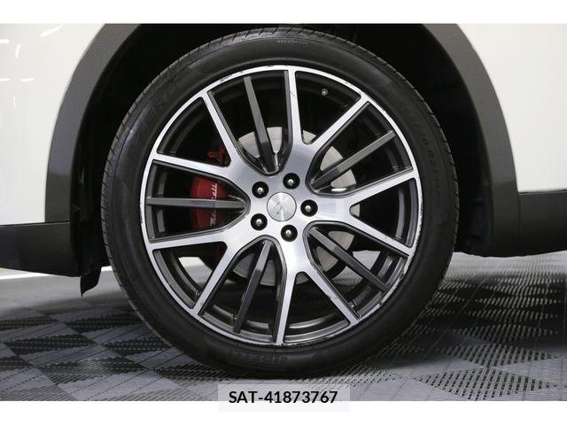 Maserati LEVANTE 2016-12 7877520-15