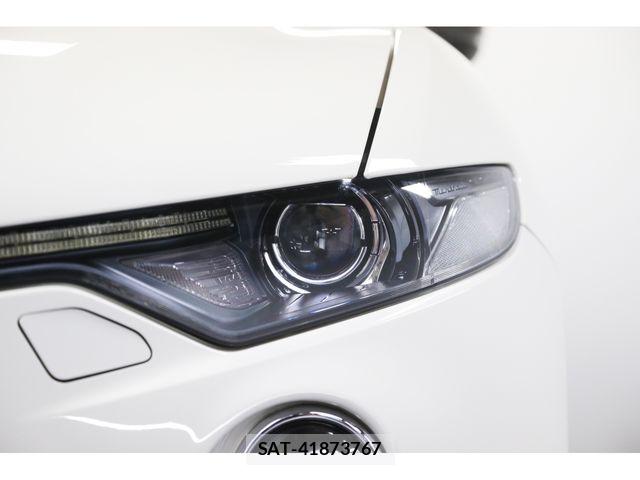 Maserati LEVANTE 2016-12 7877520-2