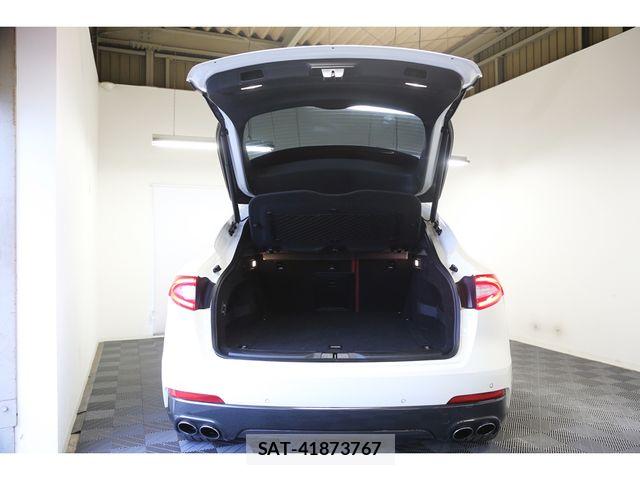 Maserati LEVANTE 2016-12 7877520-7