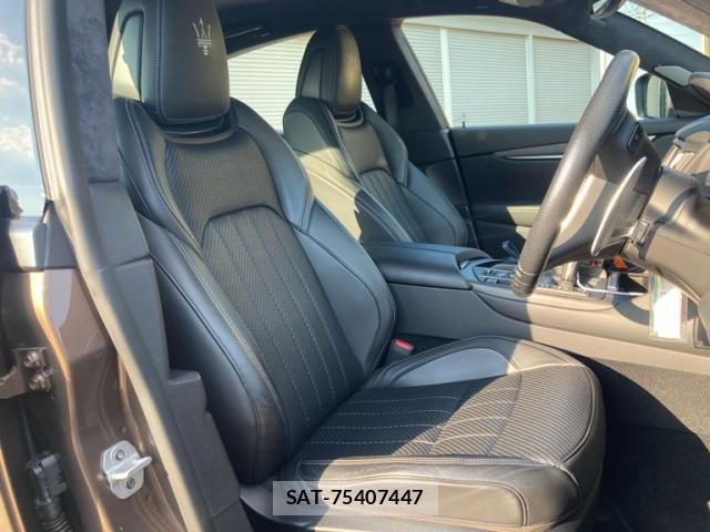 Maserati LEVANTE 2021-12 8036561-12