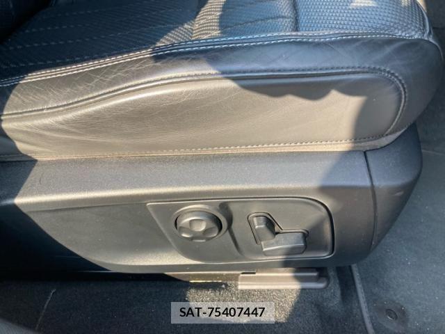Maserati LEVANTE 2021-12 8036561-13