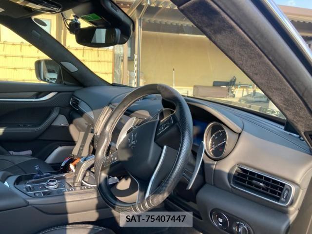 Maserati LEVANTE 2021-12 8036561-14