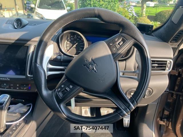 Maserati LEVANTE 2021-12 8036561-15