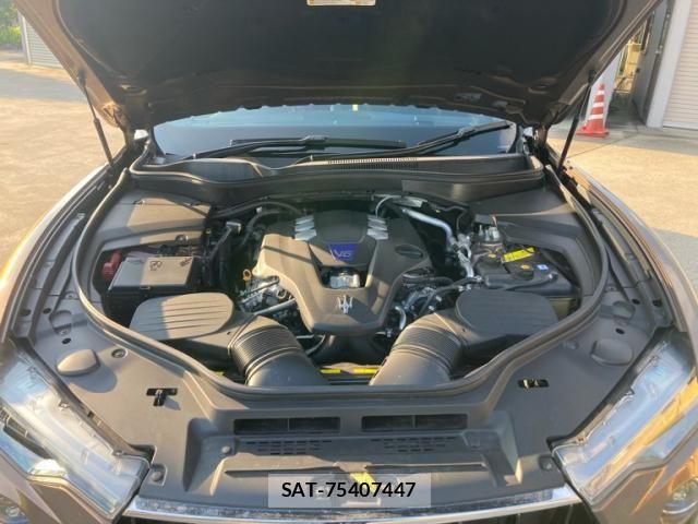 Maserati LEVANTE 2021-12 8036561-26