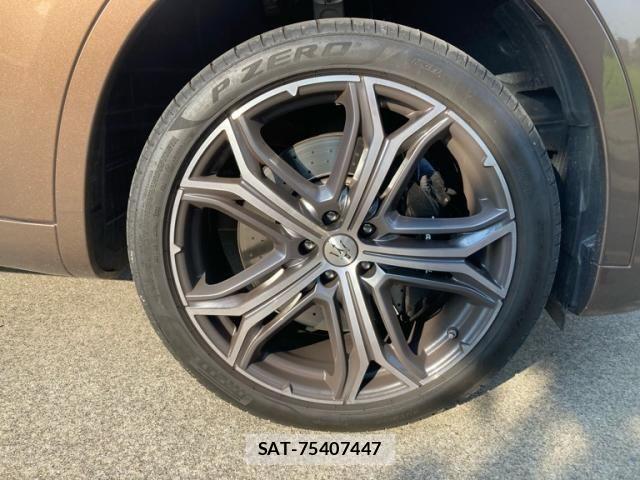 Maserati LEVANTE 2021-12 8036561-7