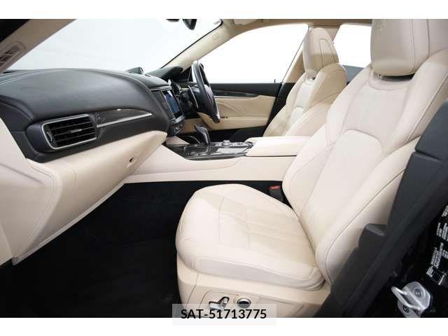 Maserati LEVANTE 2022-10 8074443-13
