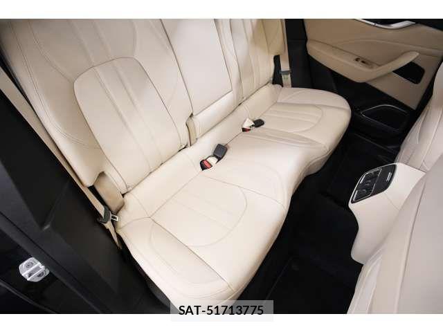 Maserati LEVANTE 2022-10 8074443-15
