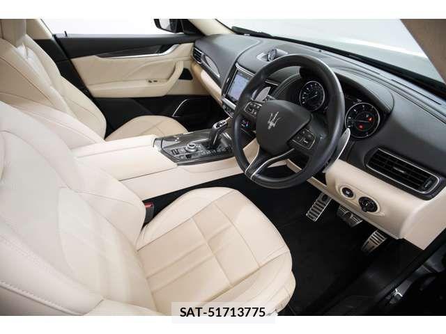 Maserati LEVANTE 2022-10 8074443-7