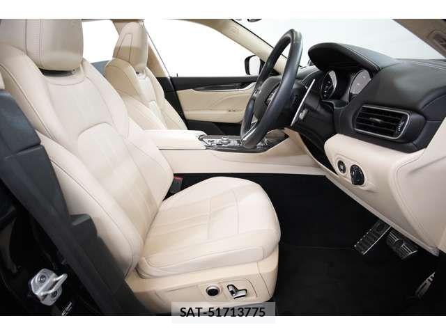 Maserati LEVANTE 2022-10 8074443-8