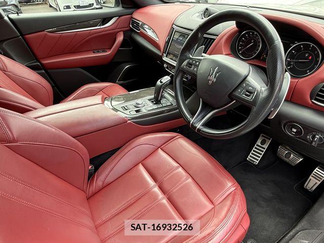 Maserati LEVANTE 2021-12 8100255-9