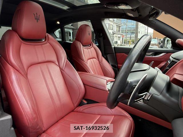 Maserati LEVANTE 2021-12 8100255-10