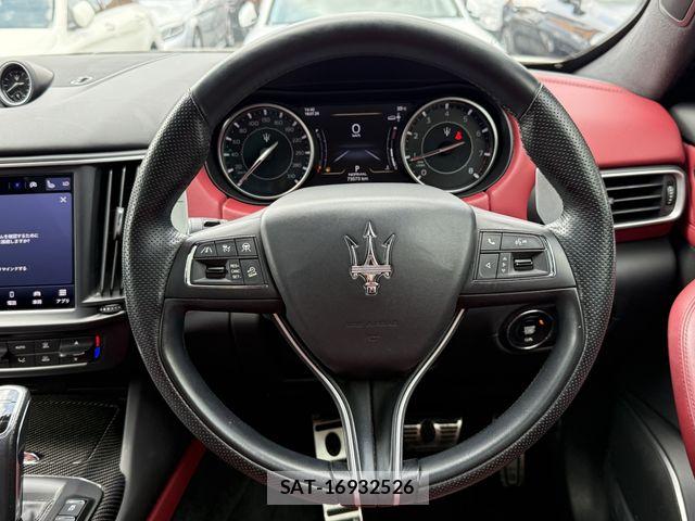 Maserati LEVANTE 2021-12 8100255-16