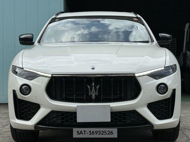 Maserati LEVANTE 2021-12 8100255-1