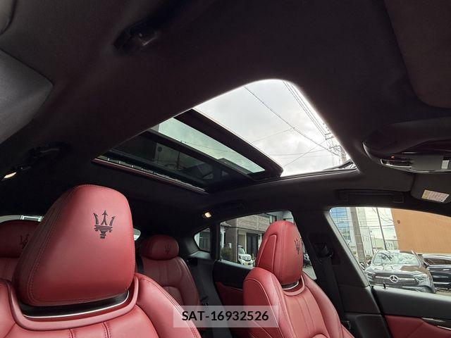 Maserati LEVANTE 2021-12 8100255-22