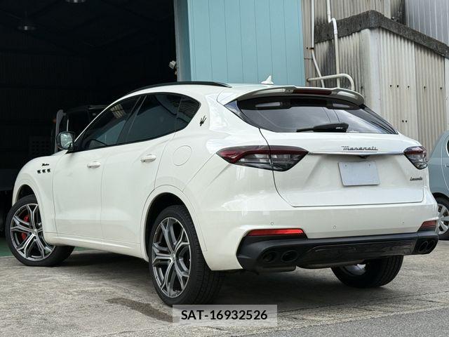 Maserati LEVANTE 2021-12 8100255-3