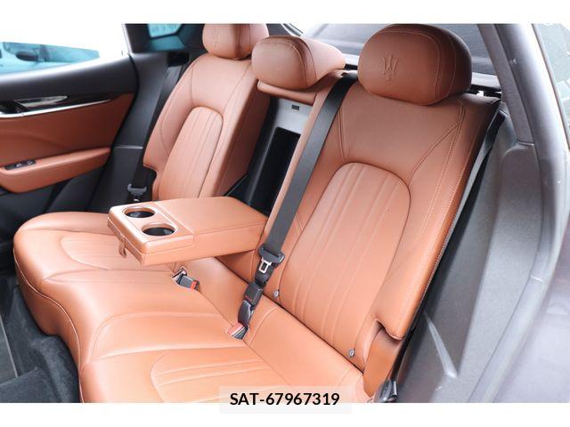 Maserati LEVANTE 2019-12 8100254-12