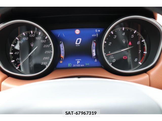 Maserati LEVANTE 2019-12 8100254-13