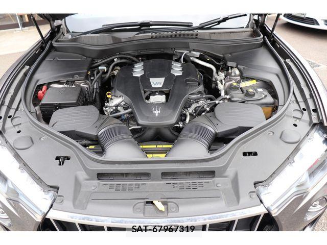 Maserati LEVANTE 2019-12 8100254-18