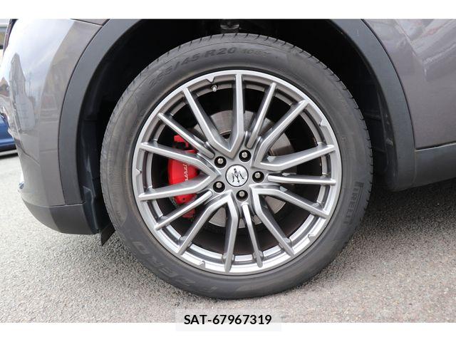 Maserati LEVANTE 2019-12 8100254-26