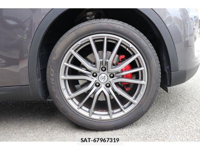 Maserati LEVANTE 2019-12 8100254-29
