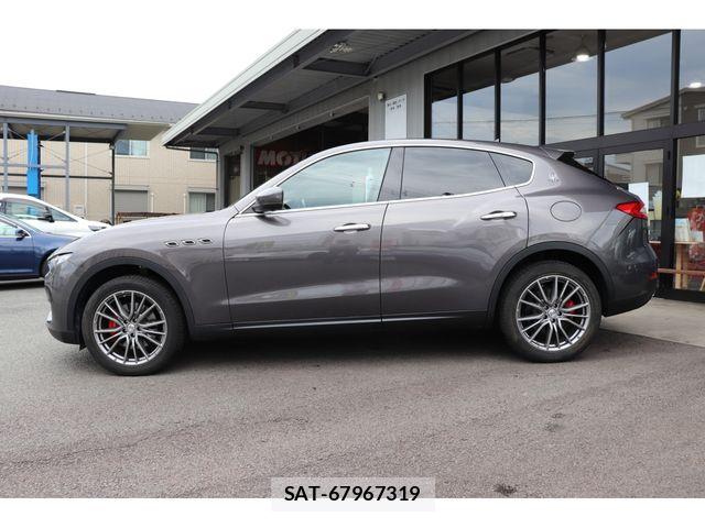 Maserati LEVANTE 2019-12 8100254-4