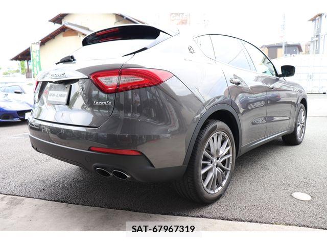 Maserati LEVANTE 2019-12 8100254-5
