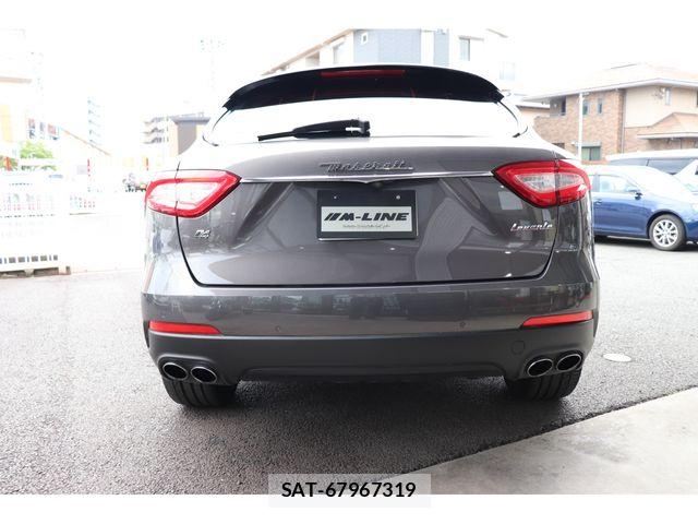 Maserati LEVANTE 2019-12 8100254-6