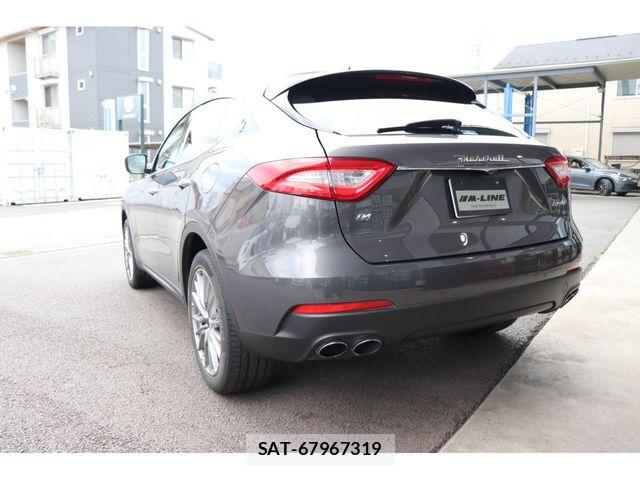 Maserati LEVANTE 2019-12 8100254-7