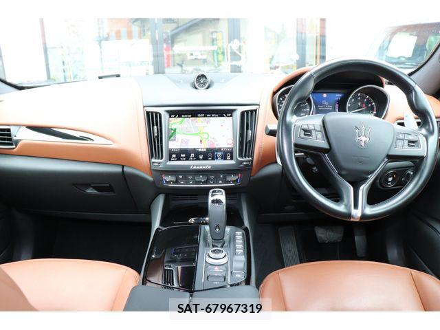 Maserati LEVANTE 2019-12 8100254-8