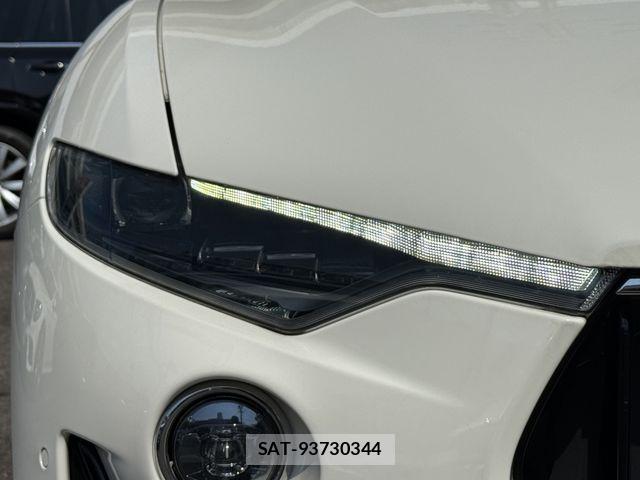 Maserati LEVANTE 2019-06 8336660-9