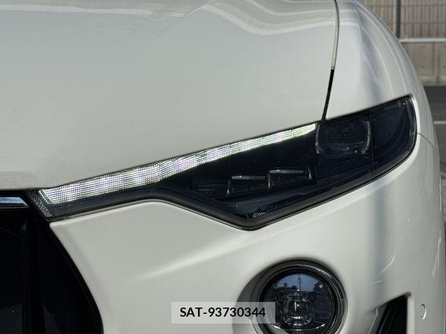 Maserati LEVANTE 2019-06 8336660-10