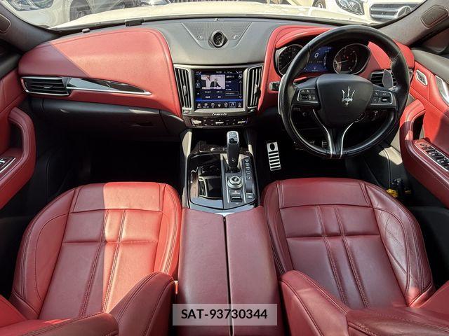 Maserati LEVANTE 2019-06 8336660-13