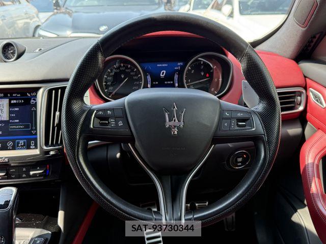 Maserati LEVANTE 2019-06 8336660-14