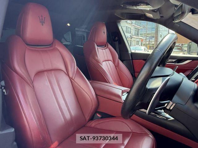 Maserati LEVANTE 2019-06 8336660-16