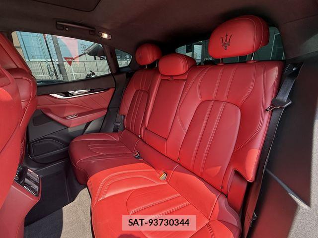 Maserati LEVANTE 2019-06 8336660-18