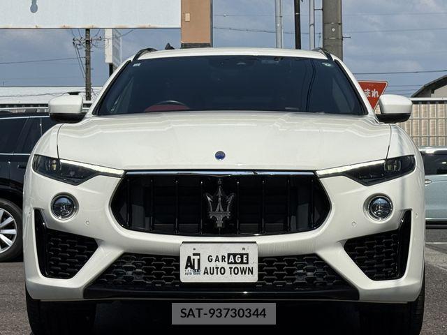 Maserati LEVANTE 2019-06 8336660-1