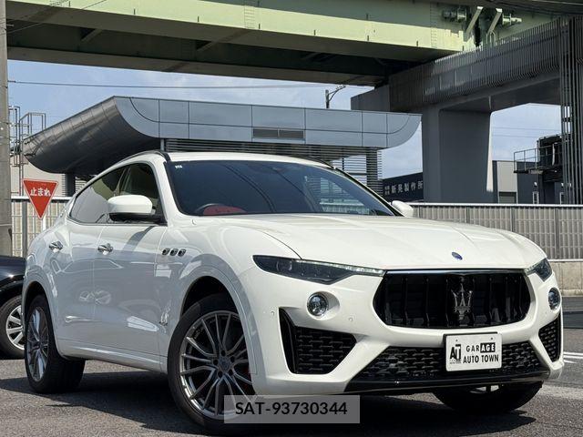 Maserati LEVANTE 2019-06 8336660-2